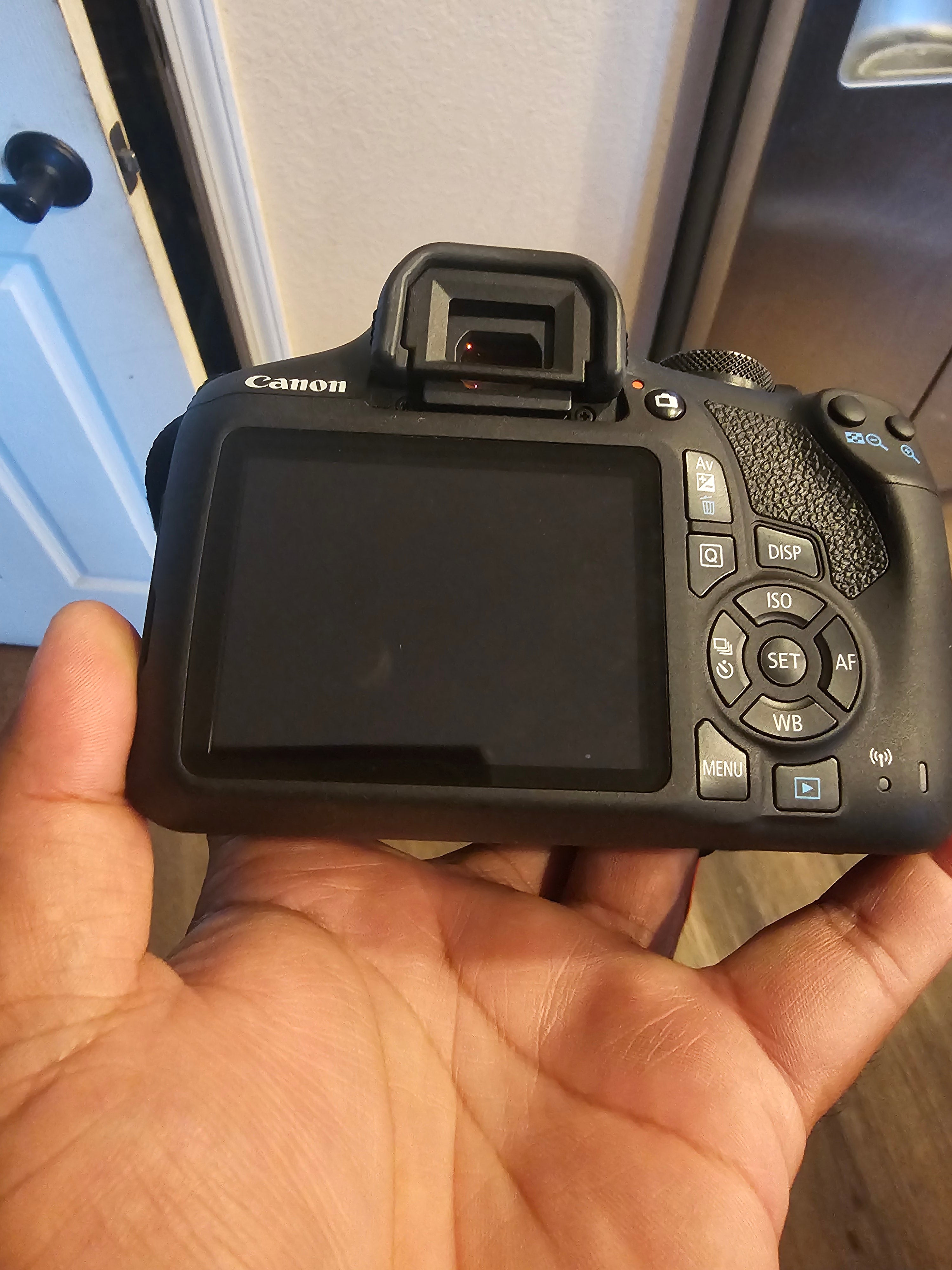 Canon eos t7